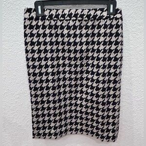 Elle Black and White Midi Pencil Skirt for Work B15